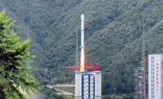 全天候火箭长征四号丙发射大型技术试验卫星，彰显我国航天硬实力