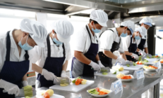 幼儿园9位厨师掌勺堪比星级酒店：用心呵护幼儿成长每一步